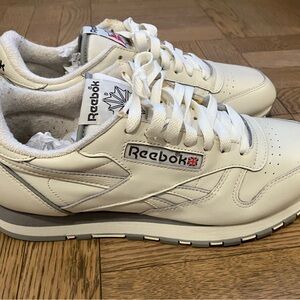 NWOT Reebok Men's Classic Leather Shoes White Size 9.5 (Box Not Included)